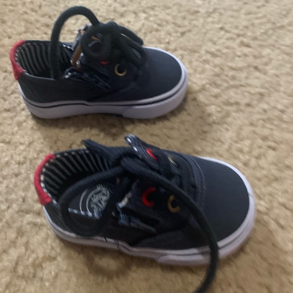 Navy boat shoes - Picture 1 of 2